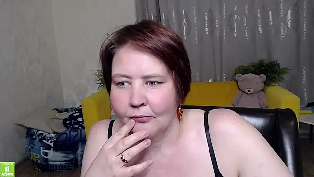 QUEEN02030 online show from May 2026 03:06:02 PM