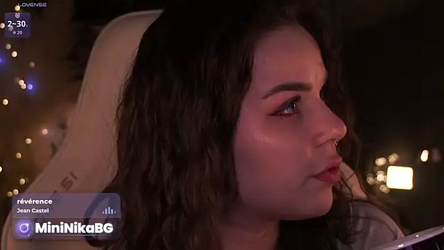 Snapshot of _MiniNika_ chatting on April 2026 05:36:01 PM MiniNika online show from April 2026 05:36:01 PM