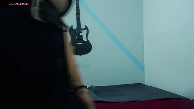 Luna  white online show from March 2026 04:40:01 PM