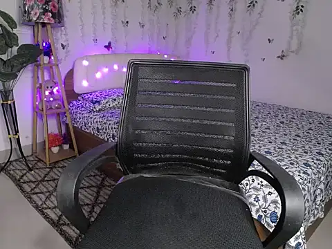 Snapshot of Naughty_Stripgirl0 chatting on May 2026 04:56:02 PM Naughty Stripgirl0 online show from May 2026 04:56:02 PM