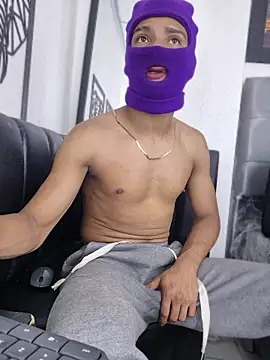 Snapshot of big_cock2016 chatting on April 2026 09:27:01 PM big cock2016 online show from April 2026 09:27:01 PM