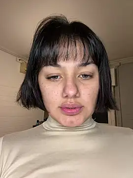 Abrildqquino online show from June 2026 09:15:01 PM