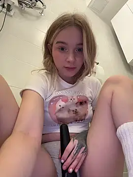 Snapshot of -mimi-mia- chatting on April 2026 03:06:01 PM -mimi-mia- online show from April 2026 03:06:01 PM