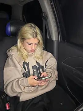 Lia fire online show from May 2026 09:48:01 AM