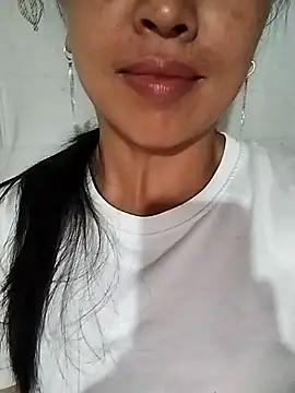 Lisa-aa online show from April 2026 01:41:02 PM