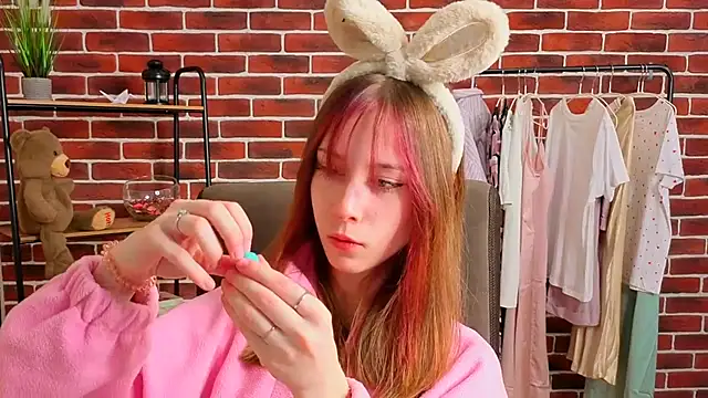 JudyyCarroll online show from April 2026 12:10:01 PM