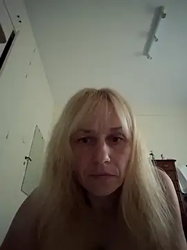 RinaSunX online show from April 2026 04:01:01 PM