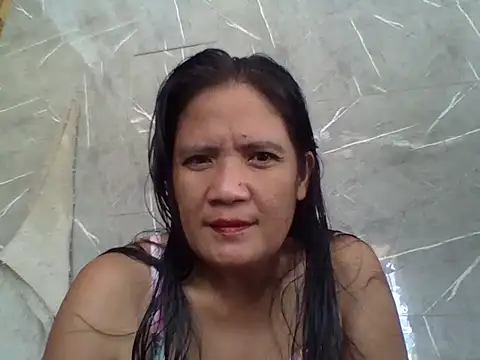 Snapshot of PinayZaira chatting on June 2026 06:37:02 AM PinayZaira online show from June 2026 06:37:02 AM