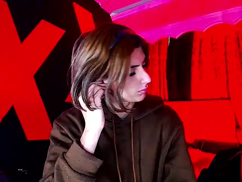 AlanFox1 online show from May 2026 01:29:02 PM
