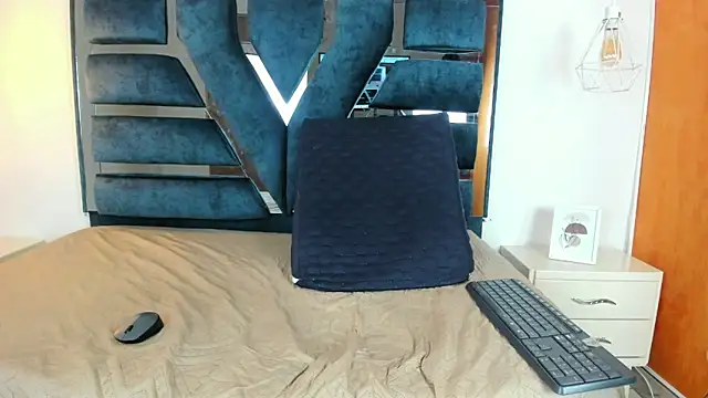 Alantaylorr  online show from May 2026 03:54:01 PM