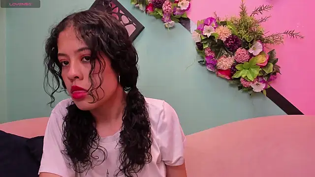 Snapshot of Kaira_luxury chatting on June 2026 06:53:02 PM Kaira luxury online show from June 2026 06:53:02 PM