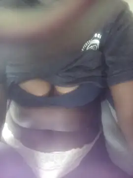 Thandiwe2003 online show from April 2026 06:49:01 PM