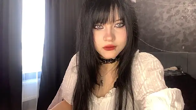Snapshot of EmilyEmbears chatting on April 2026 05:57:01 AM EmilyEmbears online show from April 2026 05:57:01 AM
