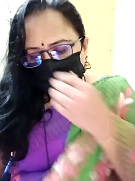 Snapshot of monisha_cam chatting on April 2026 08:19:01 AM monisha cam online show from April 2026 08:19:01 AM
