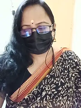 Snapshot of monisha_cam chatting on May 2026 02:02:02 PM monisha cam online show from May 2026 02:02:02 PM
