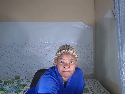 Snapshot of FloweSaltry chatting on May 2026 01:36:01 AM FloweSaltry online show from May 2026 01:36:01 AM