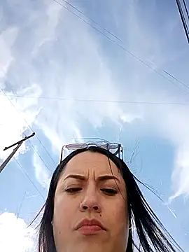 Lesli 26 online show from April 2026 09:01:02 PM