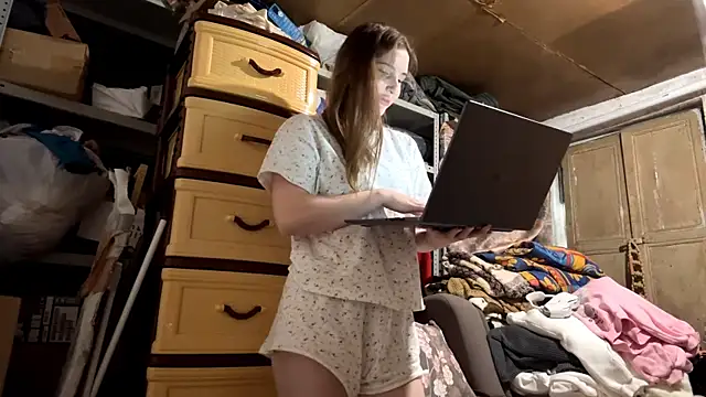 Snapshot of VelvetNoirra chatting on April 2026 02:25:01 PM VelvetNoirra online show from April 2026 02:25:01 PM