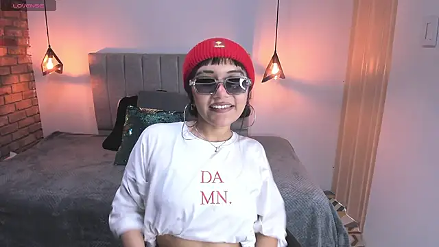 Hanna Clark   online show from May 2026 02:44:01 PM
