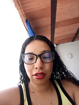 Wolfamara online show from April 2026 07:09:01 PM