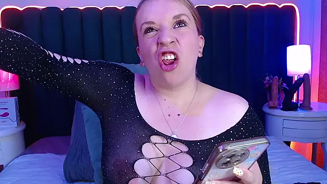 Velvett Blonde online show from May 2026 03:27:01 PM