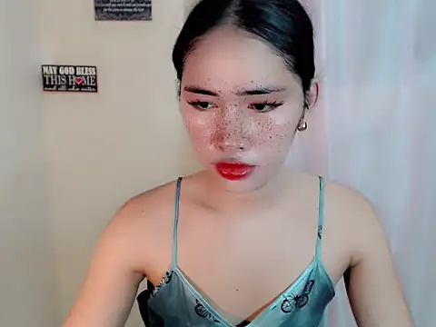 urasiankylie online show from May 2026 05:02:01 AM