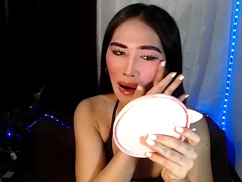 urasiankylie online show from June 2026 05:35:02 PM