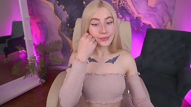 MelaniiePlay online show from May 2026 01:08:02 PM