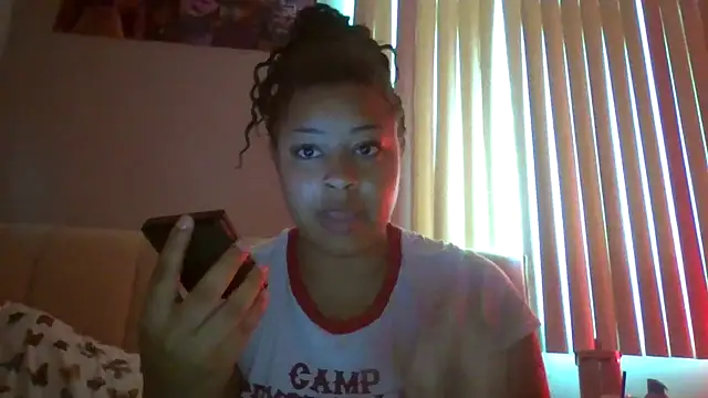 Snapshot of madzbailey chatting on July 2026 01:17:02 PM madzbailey online show from July 2026 01:17:02 PM