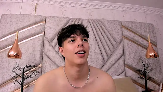 DamiaanXx online show from July 2026 01:45:02 PM