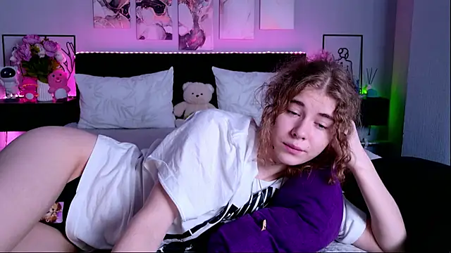 Girl Next Door 18 online show from May 2026 08:06:02 PM