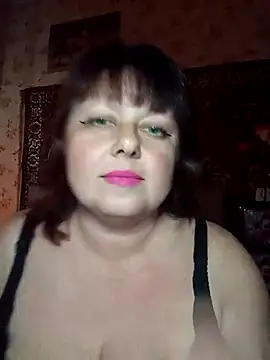 Snapshot of AuroKaria chatting on April 2026 01:02:02 PM AuroKaria online show from April 2026 01:02:02 PM