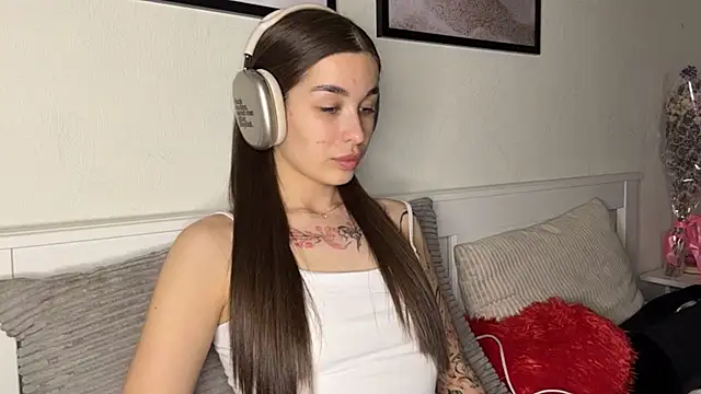 NoBurtenGirl online show from April 2026 06:50:01 PM