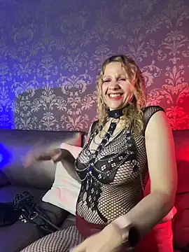 Snapshot of EvangelineLove_ chatting on June 2026 12:42:02 PM EvangelineLove online show from June 2026 12:42:02 PM