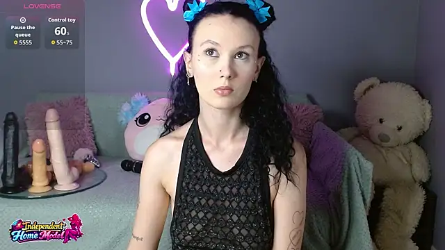 Snapshot of Bea_doll chatting on June 2026 02:56:02 AM Bea doll online show from June 2026 02:56:02 AM
