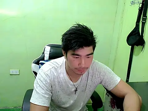 Hunkfireman online show from June 2026 11:31:01 PM