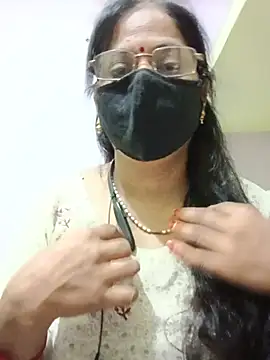 Snapshot of SEEMA_012 chatting on June 2026 04:29:02 AM SEEMA 012 online show from June 2026 04:29:02 AM