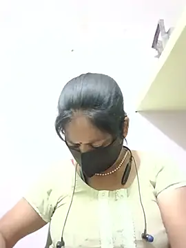 Snapshot of SEEMA_012 chatting on June 2026 05:06:02 AM SEEMA 012 online show from June 2026 05:06:02 AM