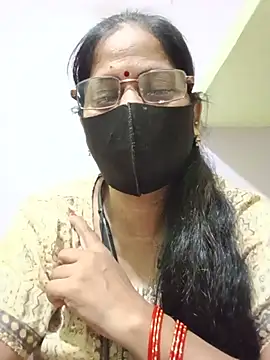 Snapshot of SEEMA_012 chatting on June 2026 05:54:01 AM SEEMA 012 online show from June 2026 05:54:01 AM