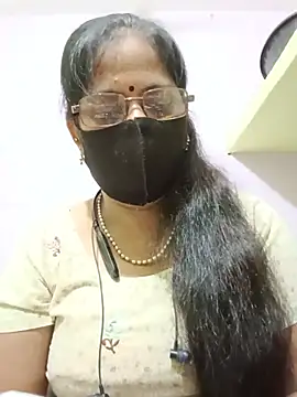 Snapshot of SEEMA_012 chatting on June 2026 05:28:01 AM SEEMA 012 online show from June 2026 05:28:01 AM