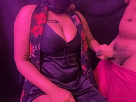 Lovebirds721 online show from April 2026 07:45:01 PM