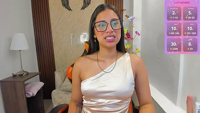 Atiena  online show from June 2026 07:50:01 PM