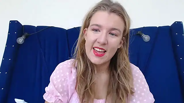 Snapshot of Yennyloves chatting on May 2026 02:02:01 PM Yennyloves online show from May 2026 02:02:01 PM