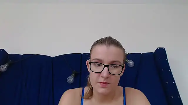 Snapshot of Yennyloves chatting on May 2026 06:31:02 PM Yennyloves online show from May 2026 06:31:02 PM