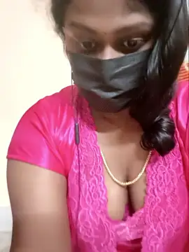 Snapshot of Romantic_Woman chatting on April 2026 07:07:02 PM Romantic Woman online show from April 2026 07:07:02 PM