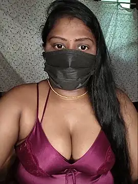 Snapshot of Romantic_Woman chatting on May 2026 06:43:02 AM Romantic Woman online show from May 2026 06:43:02 AM