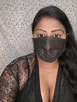 Snapshot of Romantic_Woman chatting on May 2026 06:20:01 PM Romantic Woman online show from May 2026 06:20:01 PM