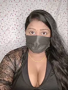 Snapshot of Romantic_Woman chatting on June 2026 06:02:01 PM Romantic Woman online show from June 2026 06:02:01 PM
