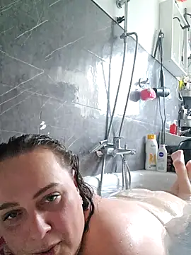 Snapshot of Blondibaby chatting on April 2026 05:58:01 PM Blondibaby online show from April 2026 05:58:01 PM