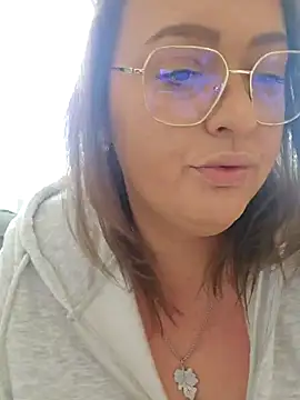 Snapshot of Blondibaby chatting on April 2026 09:51:02 AM Blondibaby online show from April 2026 09:51:02 AM